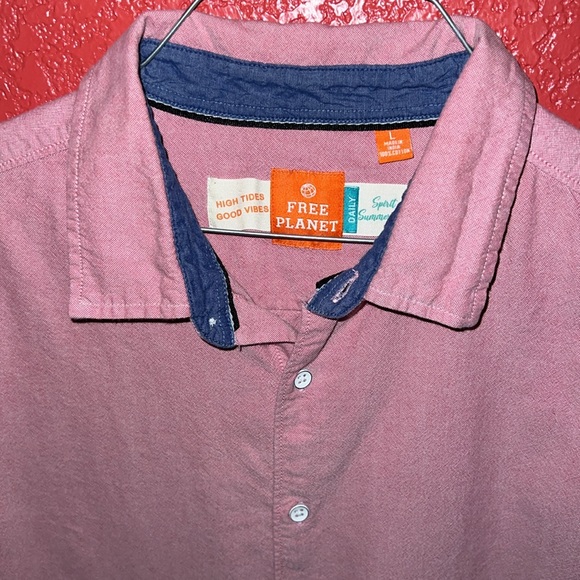 Free Planet Short Sleeve Button Down Large Shirt - Picture 2 of 4